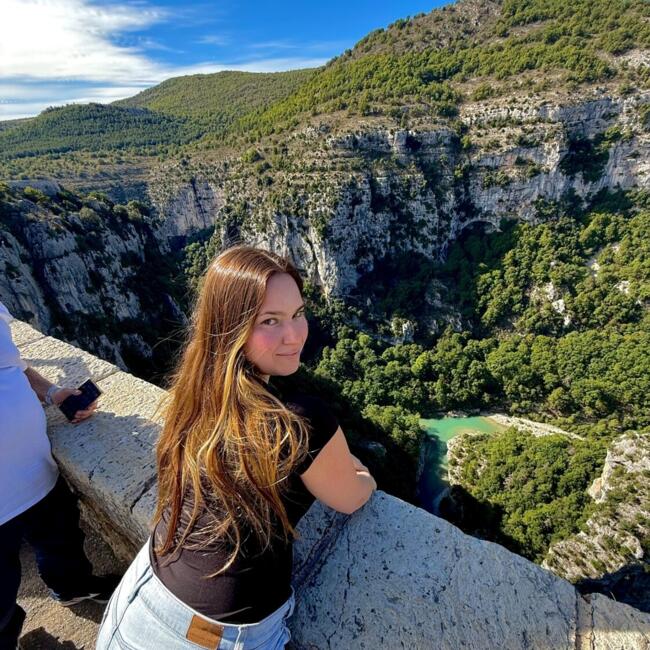 Babysitter in Yavné: אביה