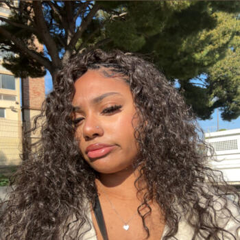 Babysitter in Marseille: Kelina