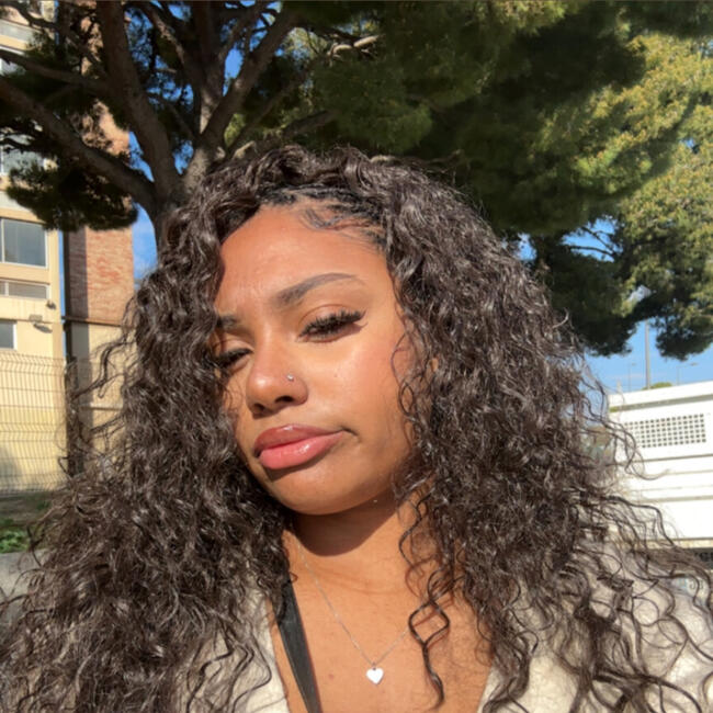 Babysitter in Marseille: Kelina