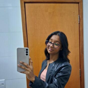 Babysitter in Ribeirão Preto: Camila