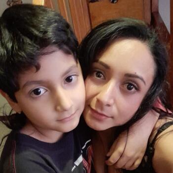 Babysitter Quito: Estefania