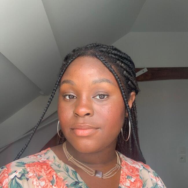 Babysitter in Caen: Mayi