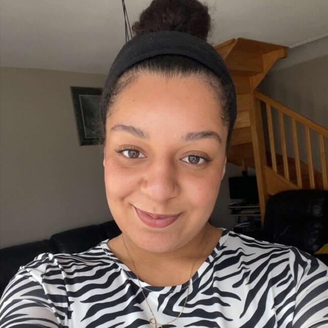 Babysitter in Saint-Jean-le-Vieux: Thierya