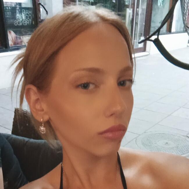 Babysitter in Istanbul: Andjela
