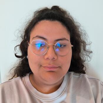 Baby-sitter Oissel-sur-Seine: Veena