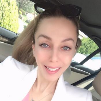 Babysitter Melbourne: Ebru Emma Unver