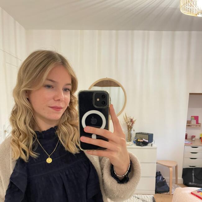 Babysitter in Isle: Valentine