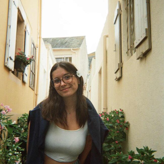 Babysitter in Landeronde: Alyssa