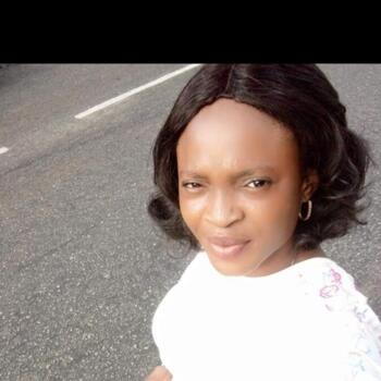 جليسة أطفال في الدوحة: Omoh Alexander