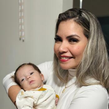 Emprego de babá em Goiânia: emprego de babá Cintia