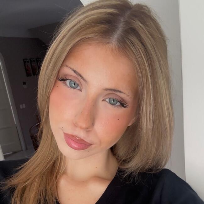 Babysitter in Budapest: Dorka