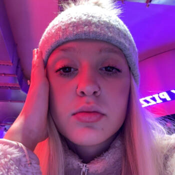 Babysitter Gloucester: Renee