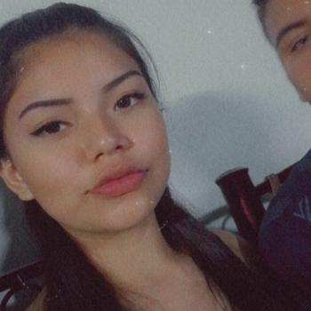 Babysitter Apodaca: Thania