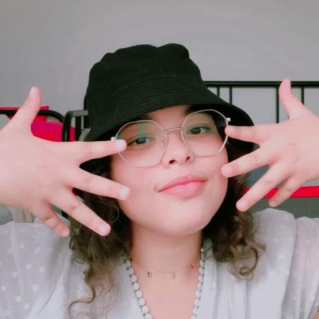 Babysitter in Bruxelles: Abir