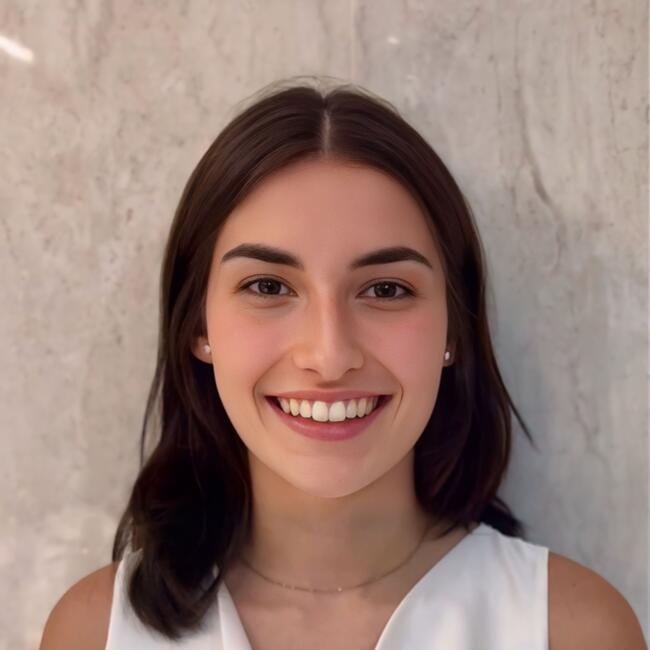 Babysitter in Egham: Aina