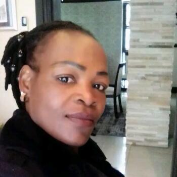 Babysitter Port Elizabeth: Laina