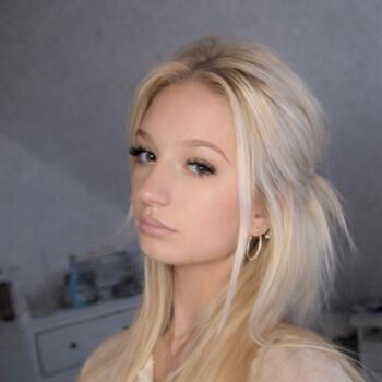 Babysitter in Tallinn: Han-Dora