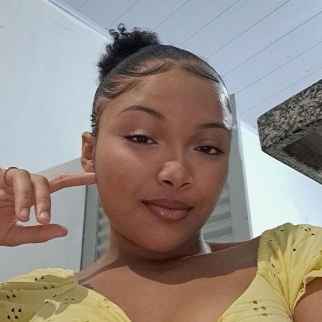 Babá em Primavera do Leste: Paula