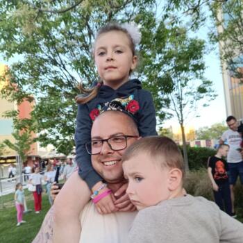 Nanny munka Szigethalom területén: bébiszitter munka Tamás