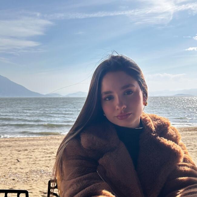 Babá em Balneário Camboriú: Milena