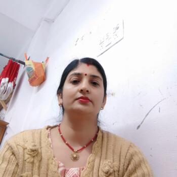 Babysitter New Delhi: Ratna mishra