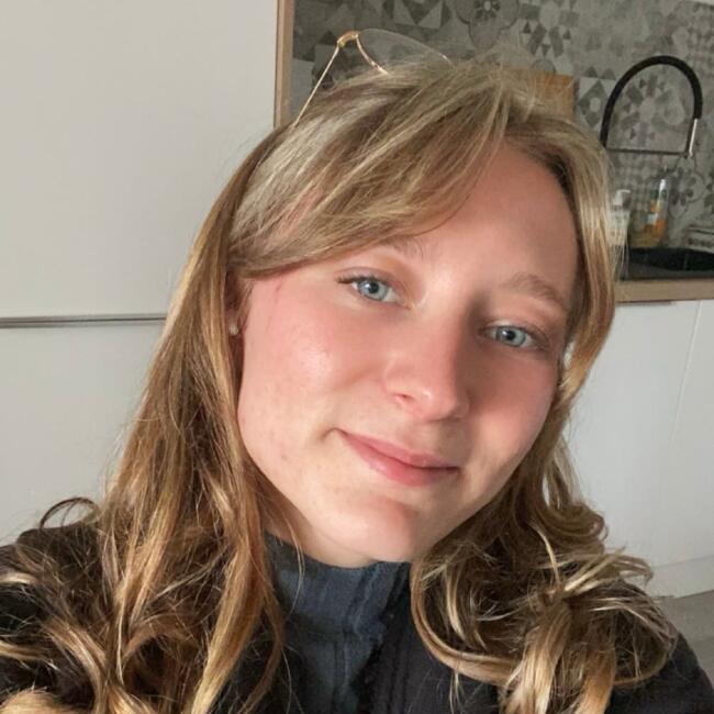 Babysitter in Saint-Priest: Camille