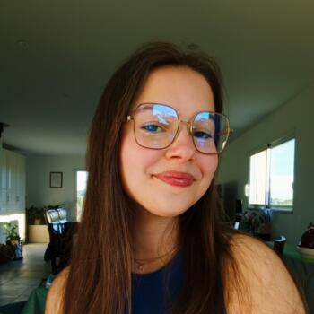 Babysitter in Les Martres-dArtière: Clara