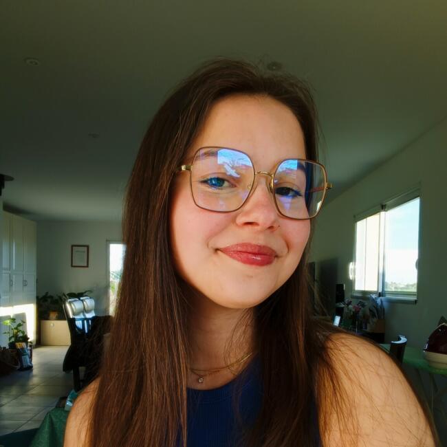 Babysitter in Les Martres-dArtière: Clara
