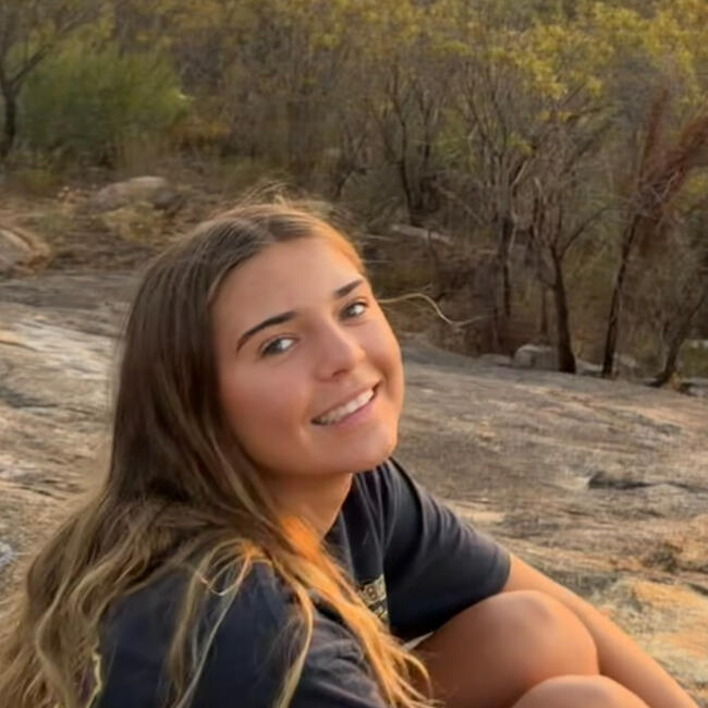 Babysitter in Perth: Ella