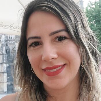 Babysitter em Marinha Grande: Jenifer