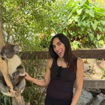 Babysitter Adelaide: Nour