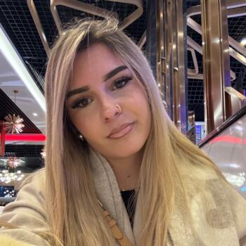 Babysitter in Le Bouscat: India