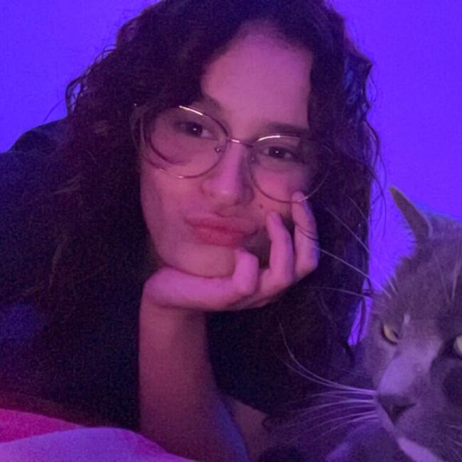 Babysitter in Anizy-le-Château: Kenza