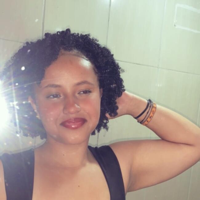 Babysitter in Águas Lindas de Goiás: Júlia