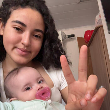 Babysitter in Sines Municipality: Livia Moreira