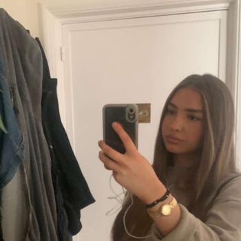 Babysitter in Ixelles-Elsene: Helene