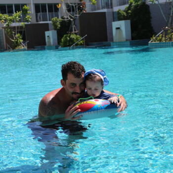 Babysitting job in Sri Lanka: babysitting job Gil