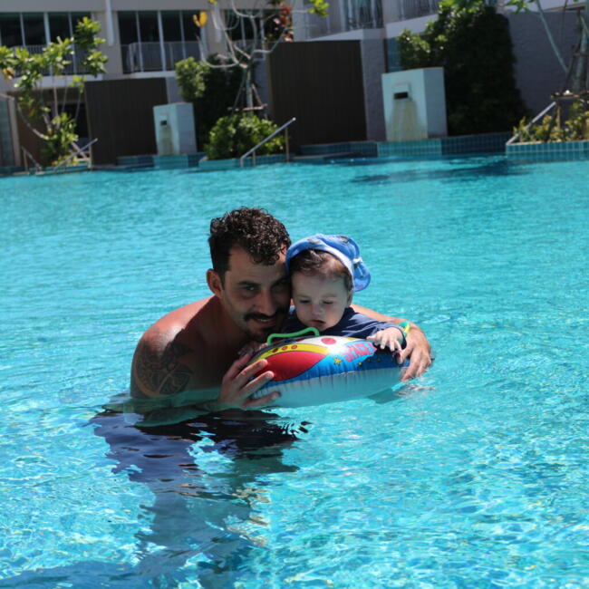 Babysitting job in Sri Lanka: Gil