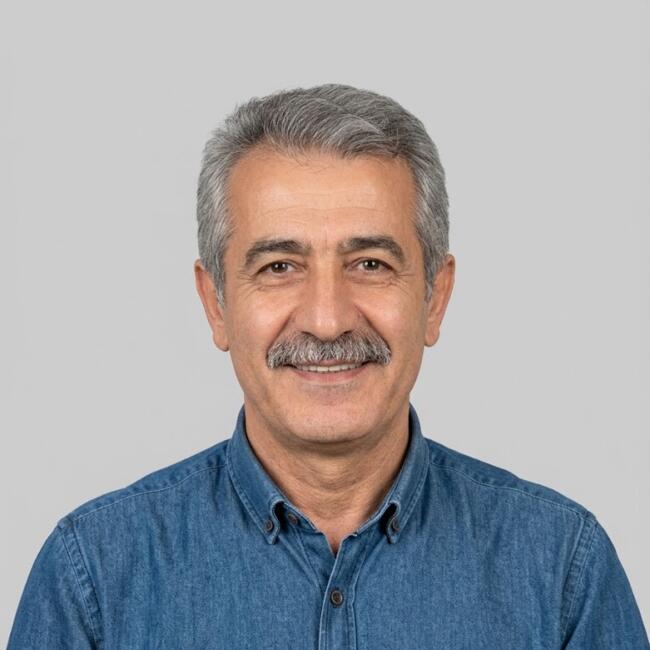 İzmir bölgesinde bebek bakıcılığı işi: Semih