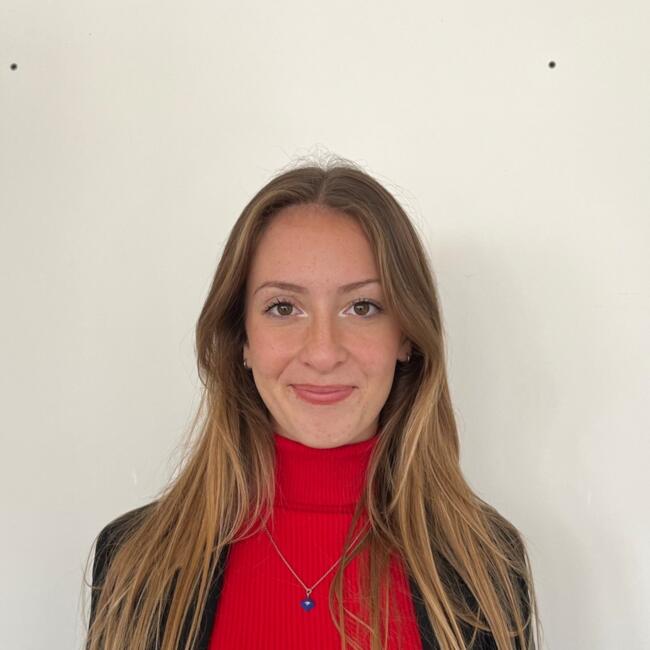 Babysitter in Saint-Jean-d'Illac: Eva