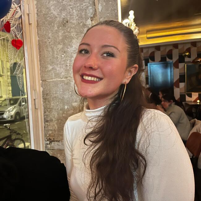 Babysitter in Saint-Germain-en-Laye: Chloe