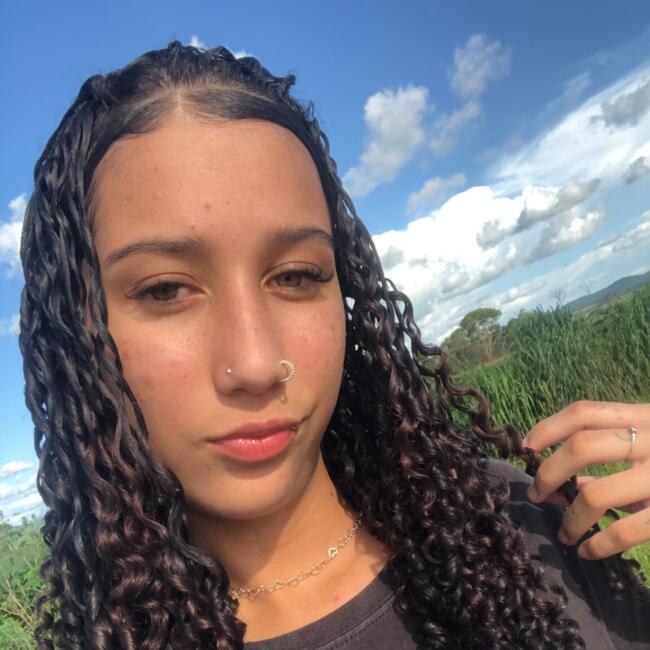 Babysitter in Aparecida de Goiânia: Bruna