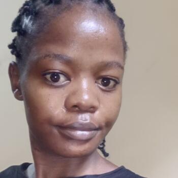 Babysitter in Mombasa: VIOLET