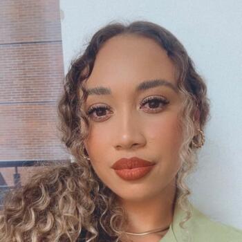 Babysitter in Coronel Fabriciano: Bruna