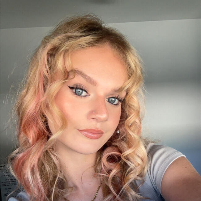 Babysitter in Gold Coast: Angelina