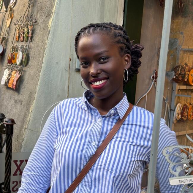 Babysitter in Oullins: Stecy-clara