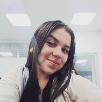 Babysitter in San Pablo: Ariela