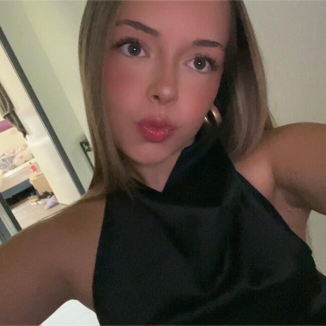 Babysitter in Saint-Brieuc: Camille