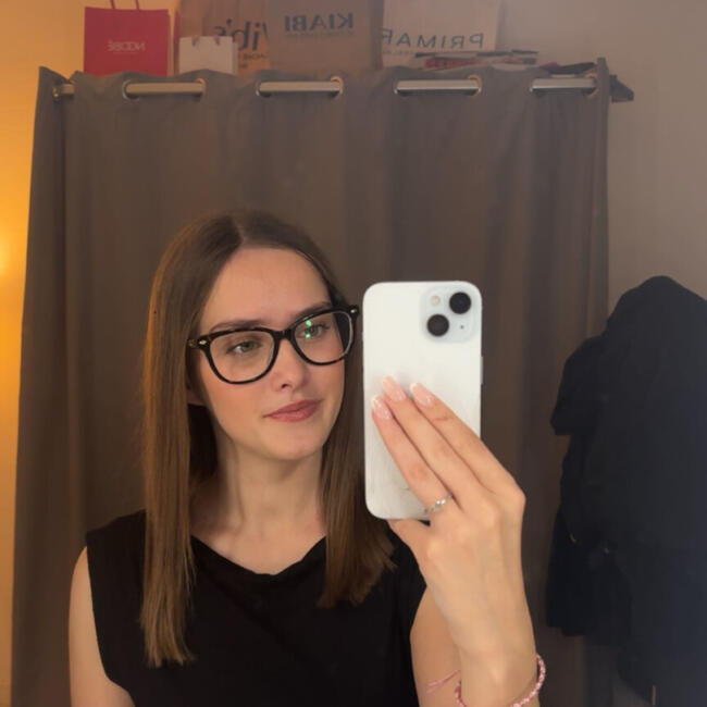 Babysitter in Mondeville: Sarah