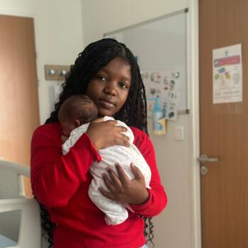 Babysitter in Reims: Mounaida